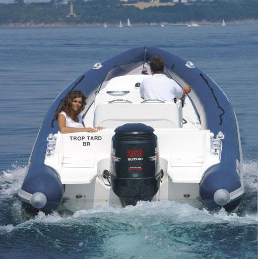 photo essai bateau pneumatique : R 29 HB Revenger