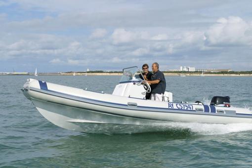 photo essai bateau pneumatique : 225 RT Northstar