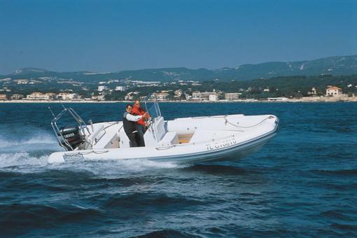 photo essai bateau pneumatique : 710 Stylmer