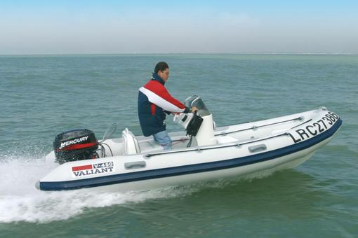 photo essai bateau pneumatique : V 450 Valiant