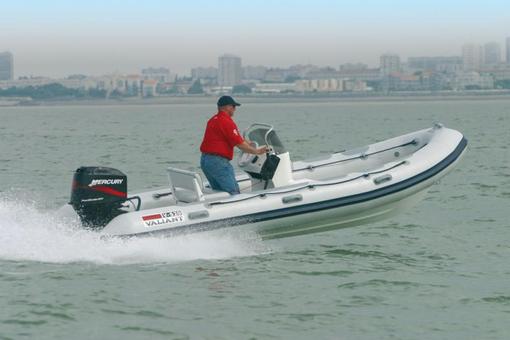 photo essai bateau pneumatique : V 520 Limited Valiant