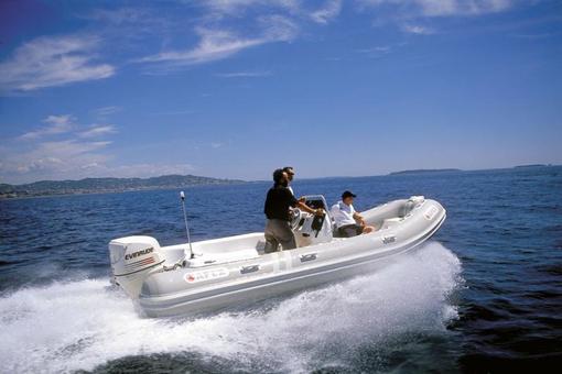 photo essai bateau pneumatique : 20 SPORT Apex