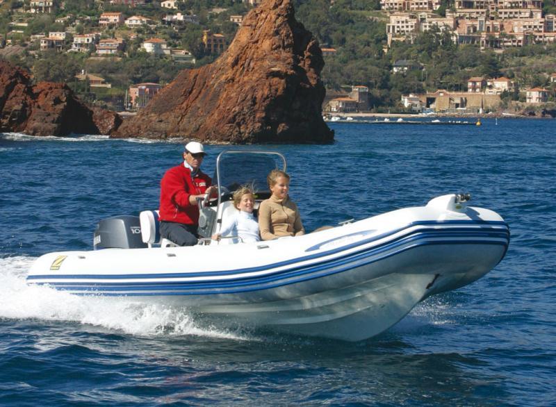 photo essai bateau pneumatique : Medline 2 Compact Zodiac