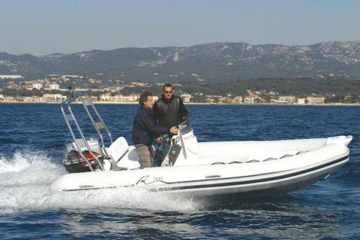 photo essai bateau pneumatique : Sea Pioneer 500 Arimar