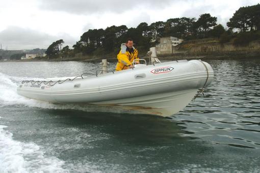 photo essai bateau pneumatique : XV Pro 7,50 IB Zeppelin