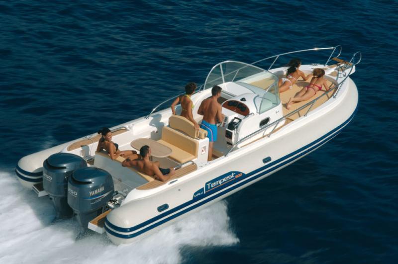 photo essai bateau pneumatique : Tempest 900 WA Capelli