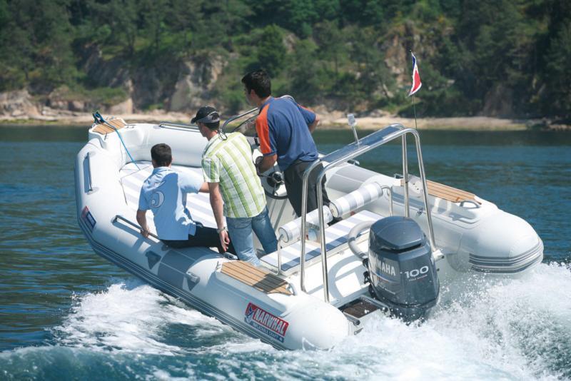 photo essai bateau pneumatique : Lux 680 Narwhal