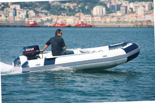 photo essai bateau pneumatique : PA 430 ALU Selva