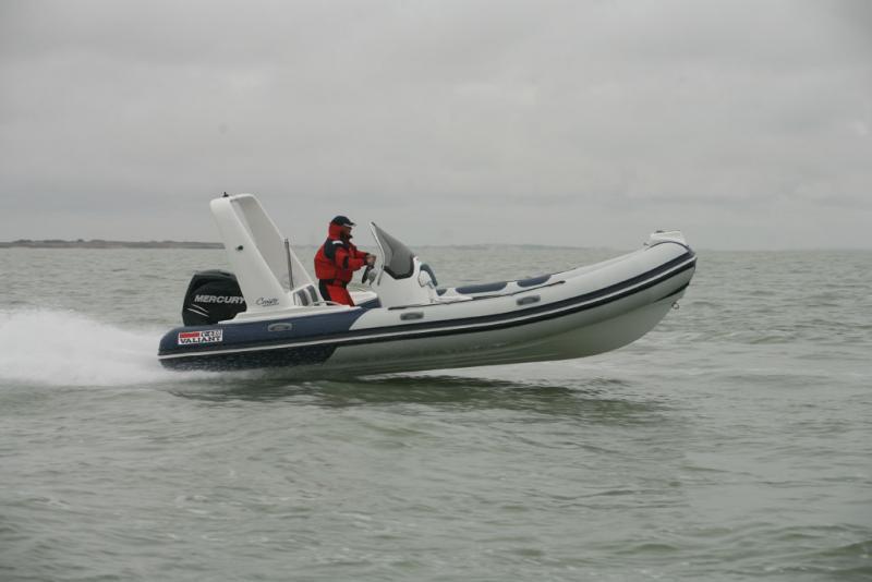 photo essai bateau pneumatique : V 620 Cruiser Valiant