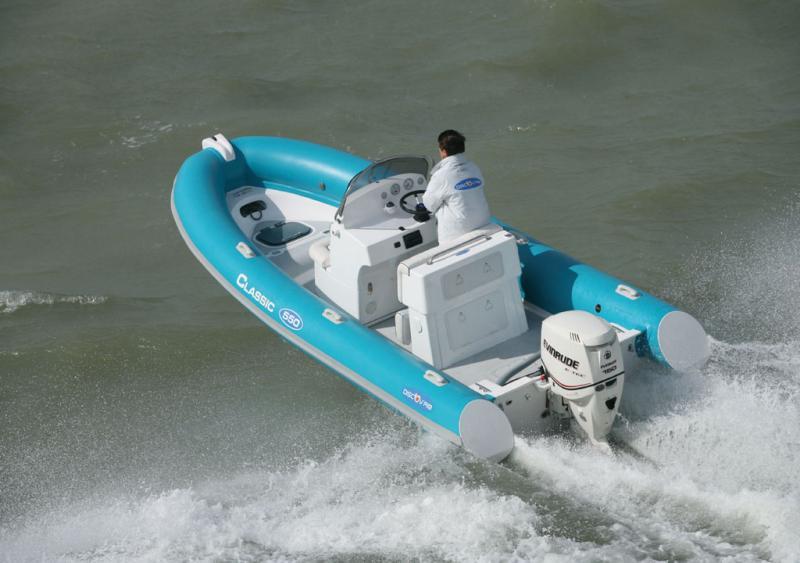 photo essai bateau pneumatique : Classic 550 Discov.Rib