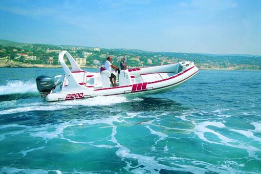 photo essai bateau pneumatique : 75 Classic Asso