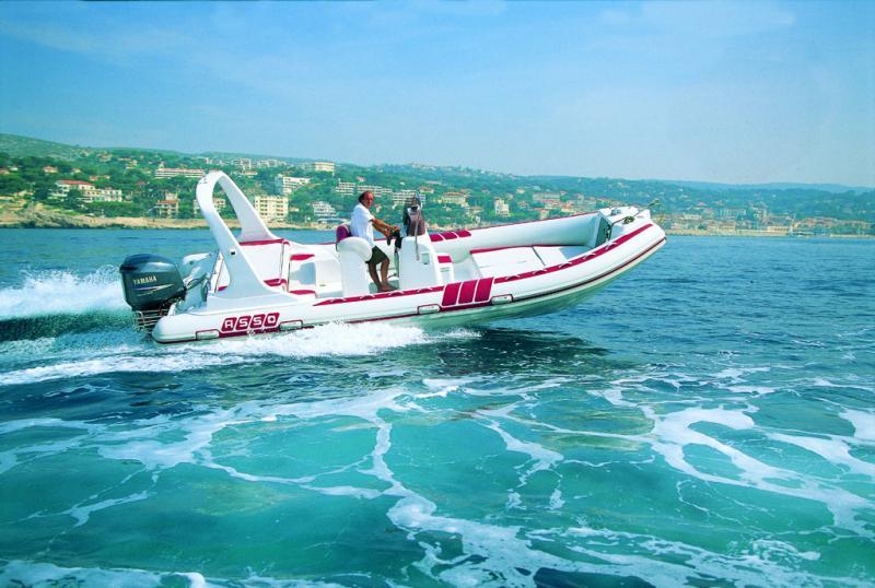 photo essai bateau pneumatique : 75 Classic Asso