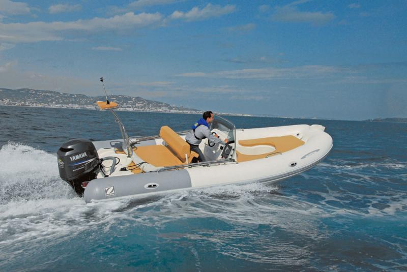 photo essai bateau pneumatique : Medline II Zodiac