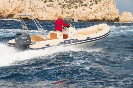 photo essai bateau pneumatique : Tempest 690 Capelli