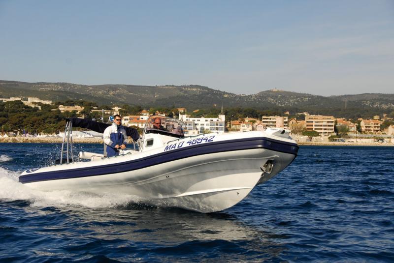 photo essai bateau pneumatique : DORADO 8.7 Cabine Nautica Cab (Dorado)