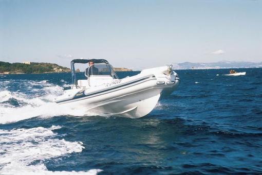 photo essai bateau pneumatique : 780 Confort FB MV Marine