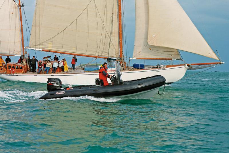 photo essai bateau pneumatique : Black Marlin 6,40 Zeppelin