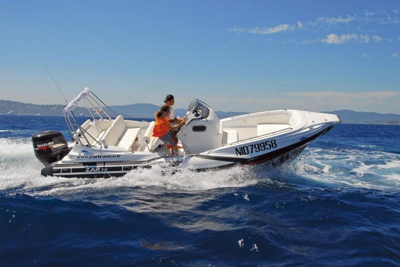 photo essai bateau pneumatique : 75 Plus Zar