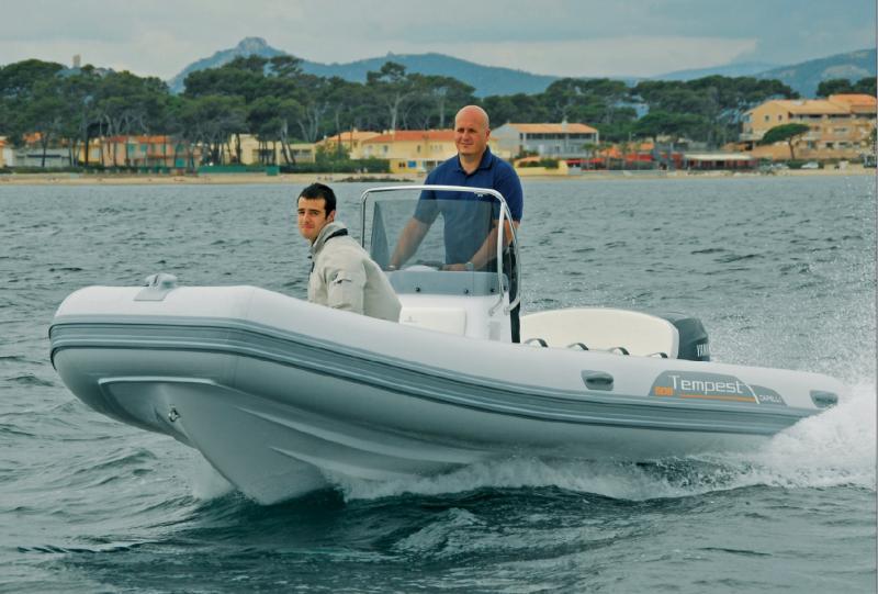 photo essai bateau pneumatique : Tempest 505 Easy Line Capelli