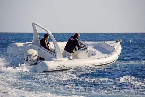 photo essai bateau pneumatique : X-cellence 590 De Luxe Arimar