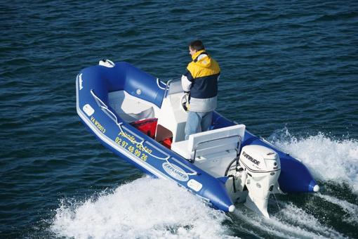 photo essai bateau pneumatique : Explorer DB 420 Bombard