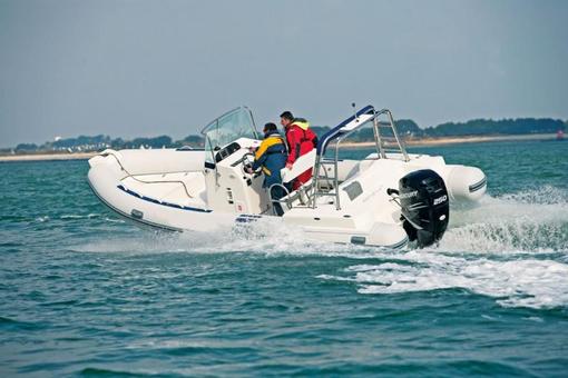 photo essai bateau pneumatique : 225 WRT Northstar