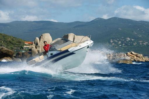 photo essai bateau pneumatique : N-ZO 690 Zodiac