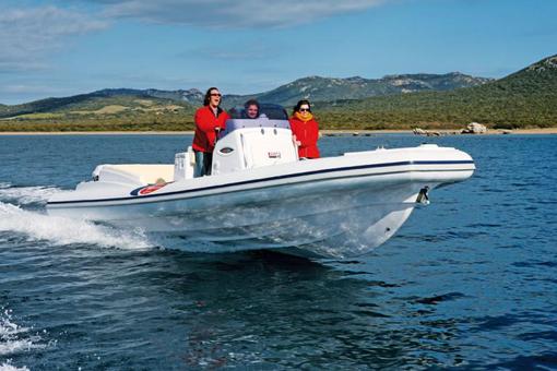 photo essai bateau pneumatique : D.840 Exclusive Selva