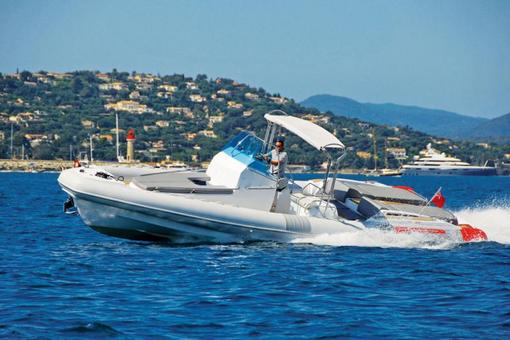 photo essai bateau pneumatique : Pzero 1000 Sport Pirelli (Tecnorib)