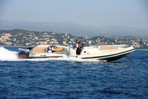 photo essai bateau pneumatique : S 45 Strider Sacs