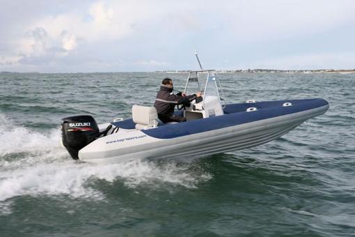 photo essai bateau pneumatique : RIB 600 Alphaboat