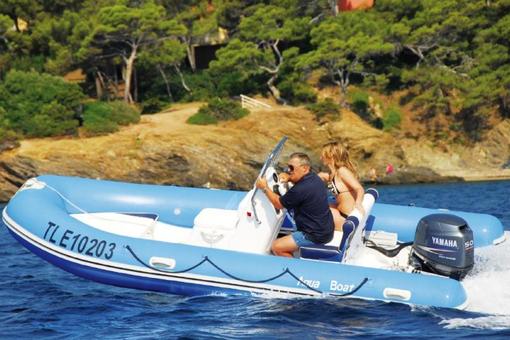 photo essai bateau pneumatique : AB 480 Aqua Boat