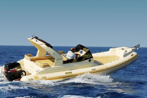 photo essai bateau pneumatique : 23 Offshore Solemar