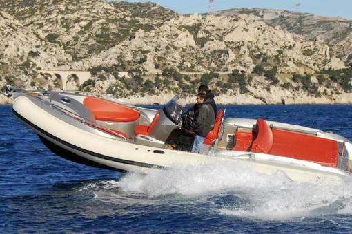 photo essai bateau pneumatique : First Life 27 HB Neptys