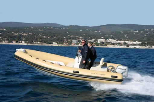 photo essai bateau pneumatique : 530 Selection Waves