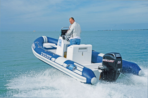 photo essai bateau pneumatique : 520 SR Falcon