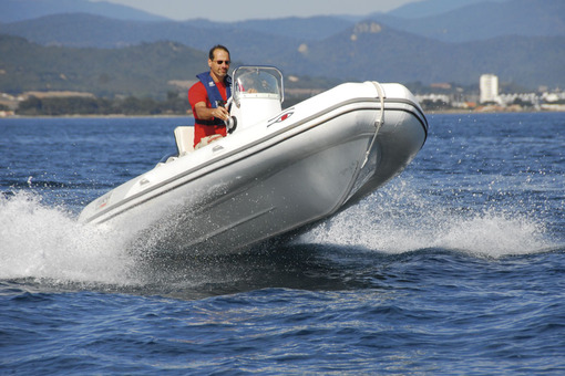 photo essai bateau pneumatique : TA 430 Ribeye