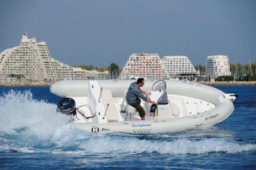 photo essai bateau pneumatique : Phoenix 530 Silver Marine