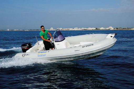 photo essai bateau pneumatique : Phoenix 570 Silver Marine