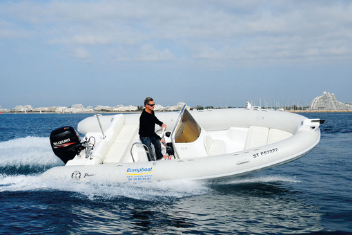 photo essai bateau pneumatique : Phoenix 610 Silver Marine