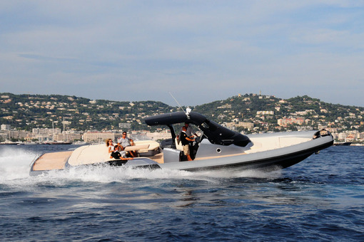 photo essai bateau pneumatique : Strider 13 Open EFB Sacs