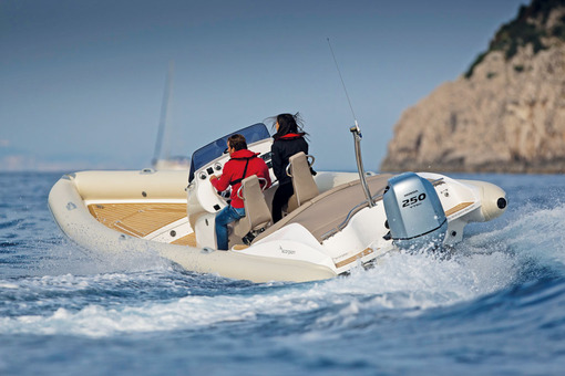 photo essai bateau pneumatique : Strike 9 -ST9 Scorpion