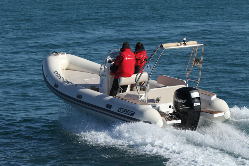 photo essai bateau pneumatique : 685 Classic Valiant