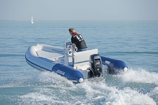 photo essai bateau pneumatique : Comfort 500 Valiant