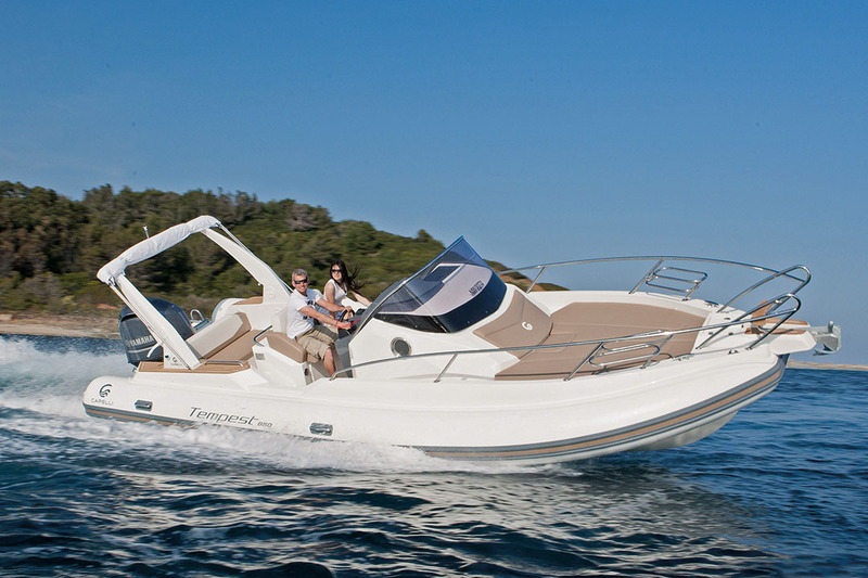 photo essai bateau pneumatique : Tempest 850 WA Capelli