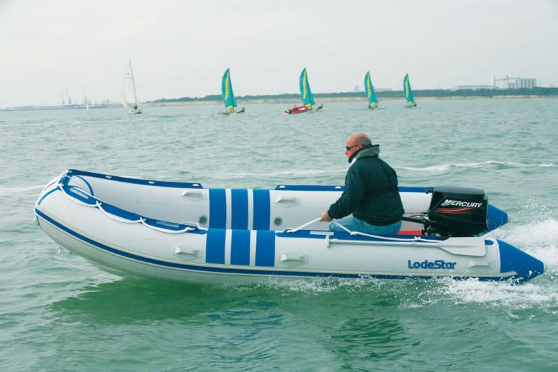 photo essai bateau pneumatique : RIB 430 Open Lodestar