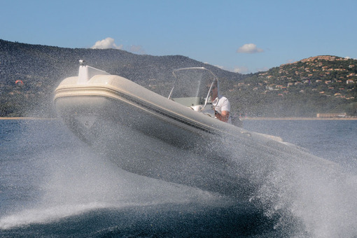 photo essai bateau pneumatique : Tempest 570 Open Capelli