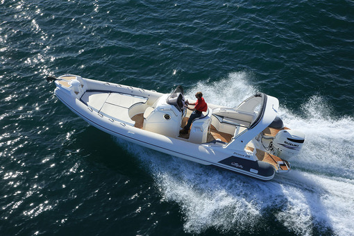 photo essai bateau pneumatique : Prince 25 Luxe Nuova Jolly