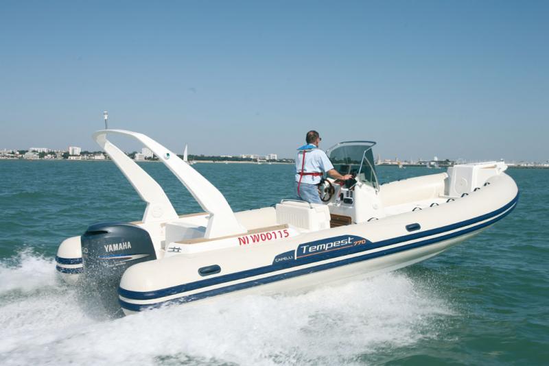 photo essai bateau pneumatique : Tempest 770 Open Capelli