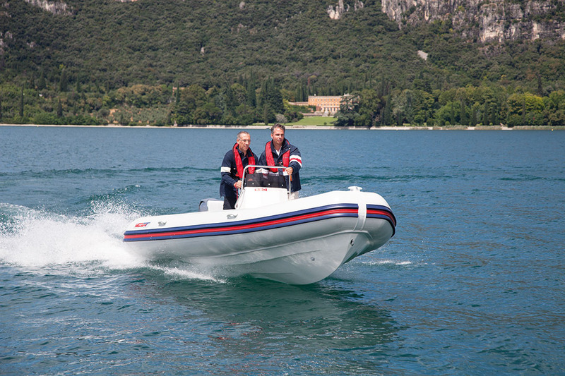 photo essai bateau pneumatique : Sport 550 HN Valiant